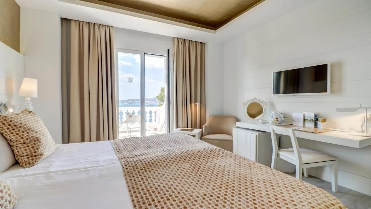 Hotel Illa D'Or & Club Apts 4* Sup Port de Pollenca Spain
