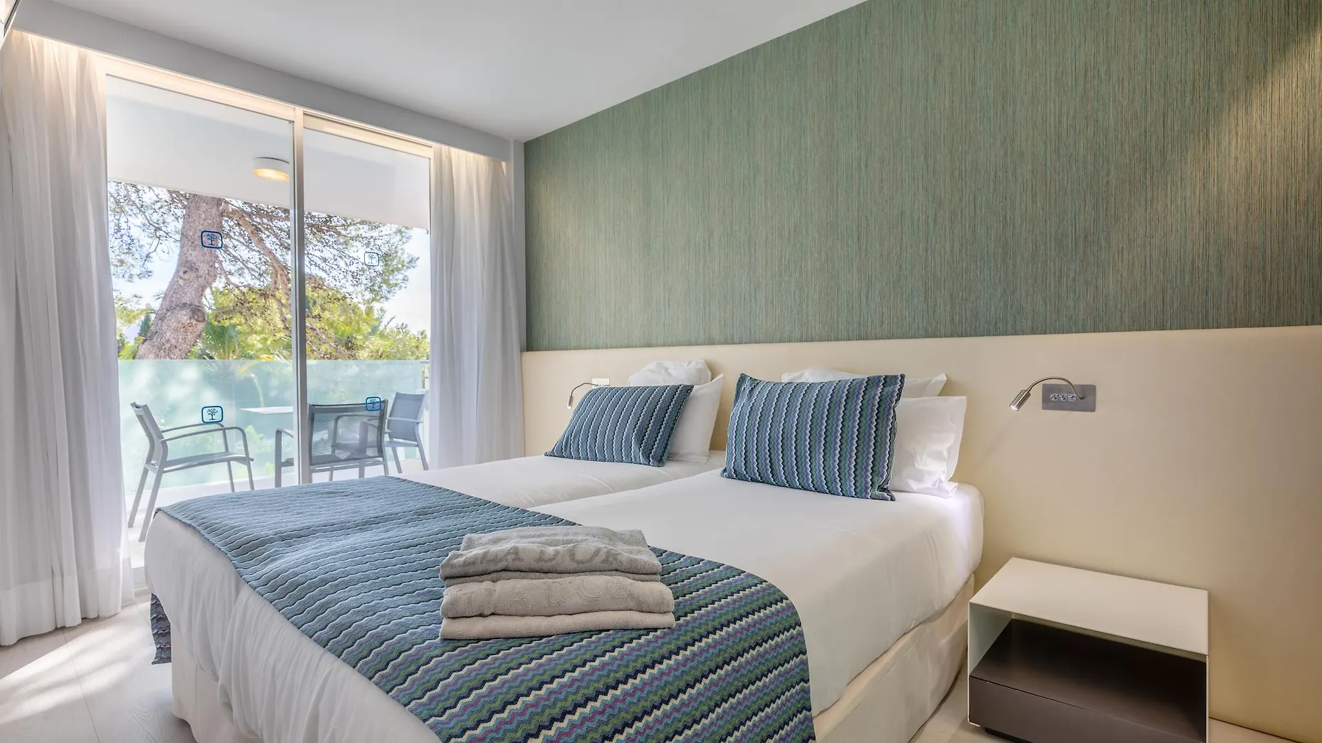 ****  Hotel Illa D'Or & Club Apts 4* Sup Port de Pollenca Spain