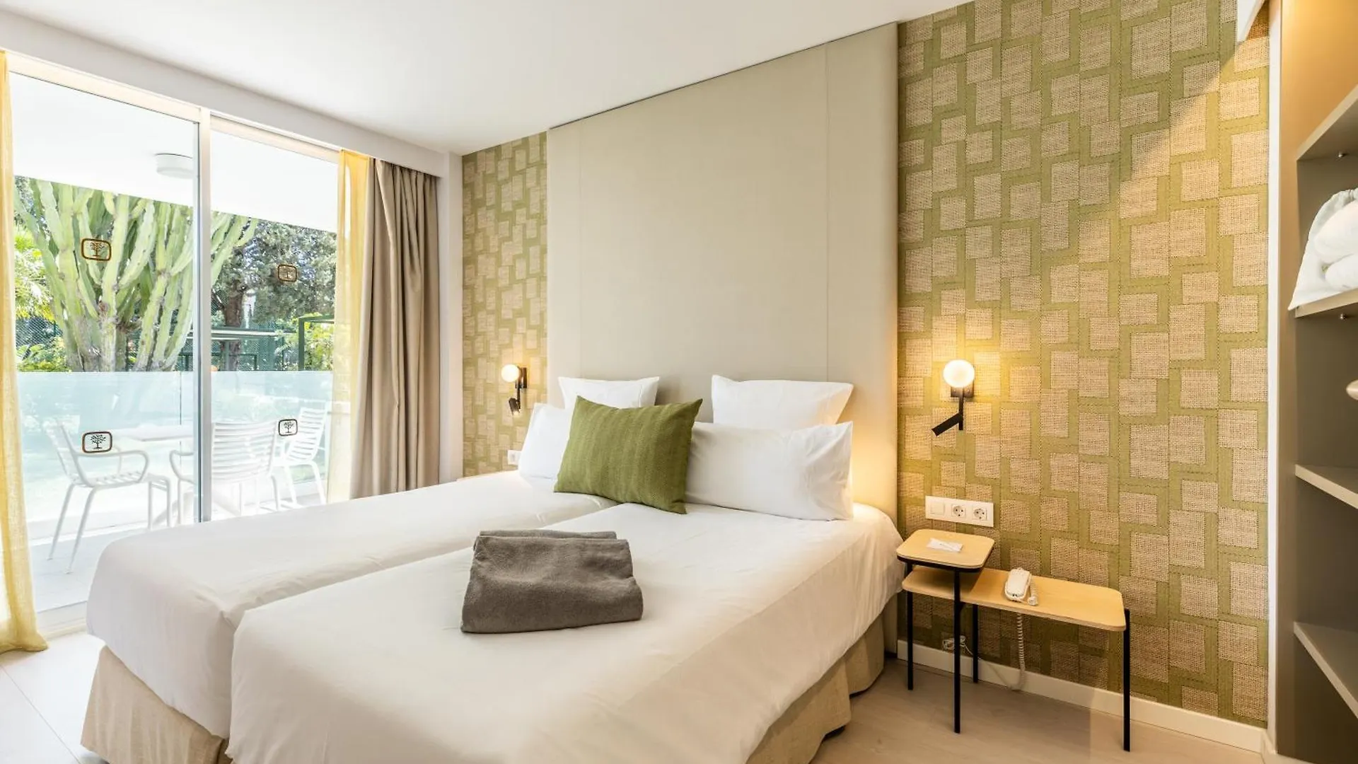 Hotel Illa D'Or & Club Apts 4* Sup Port de Pollenca Spain